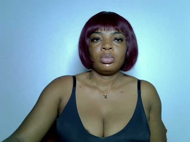 LuxeEmpress live cam on BongaCams