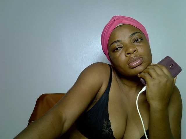 LuxeEmpress live cam on BongaCams