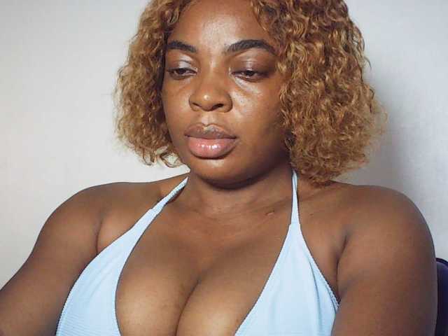 LuxeEmpress live cam on BongaCams