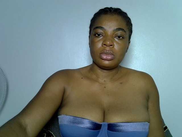 LuxeEmpress live cam on BongaCams