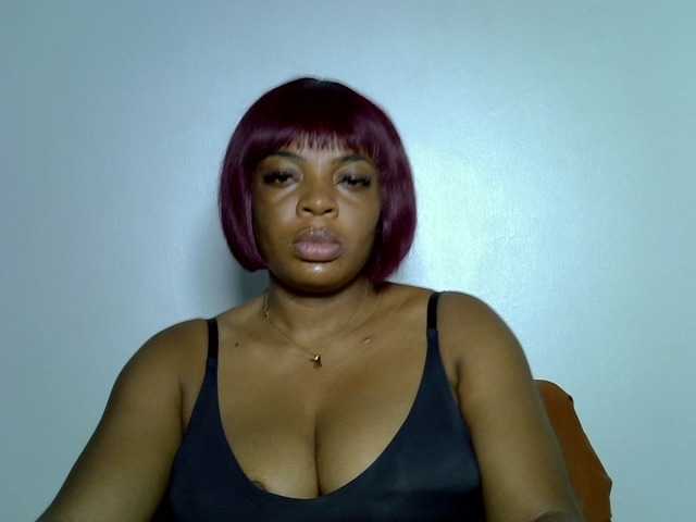 LuxeEmpress live cam on BongaCams