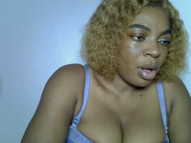 LuxeEmpress live cam on BongaCams