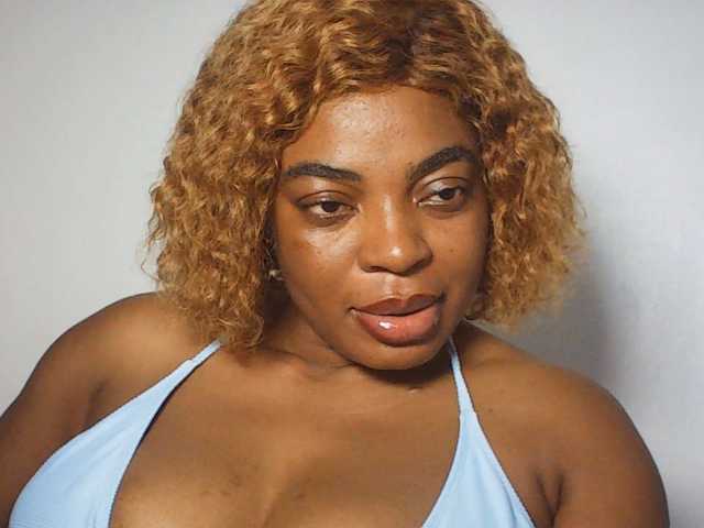 LuxeEmpress live cam on BongaCams