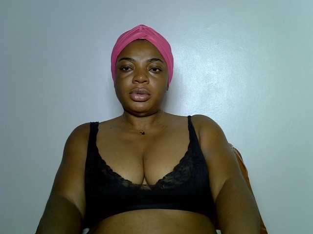 LuxeEmpress live cam on BongaCams