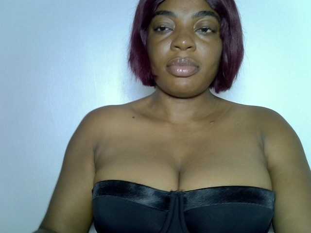 LuxeEmpress live cam on BongaCams