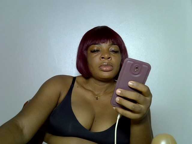 LuxeEmpress live cam on BongaCams