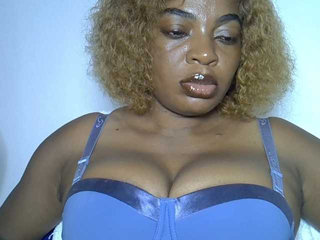 LuxeEmpress live cam on BongaCams