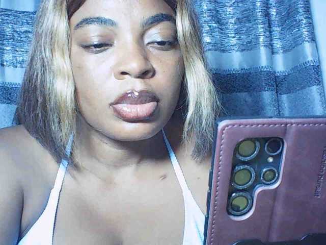 LuxeEmpress live cam on BongaCams