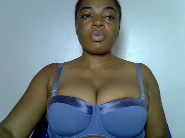 LuxeEmpress live cam on BongaCams