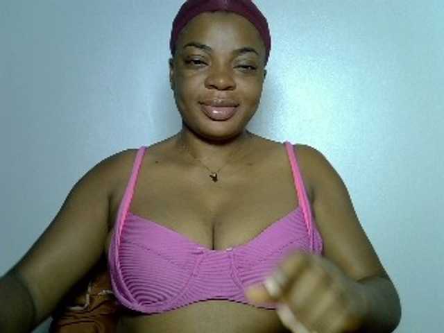 LuxeEmpress live cam on BongaCams