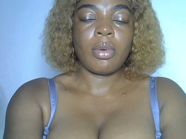 LuxeEmpress live cam on BongaCams