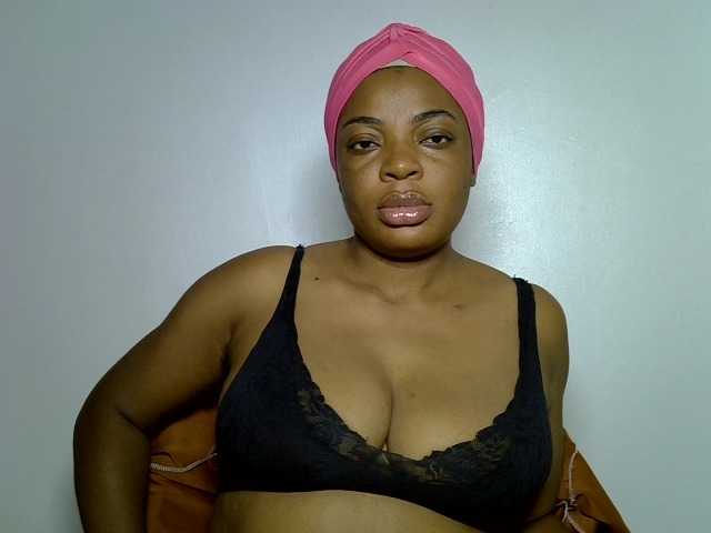 LuxeEmpress live cam on BongaCams