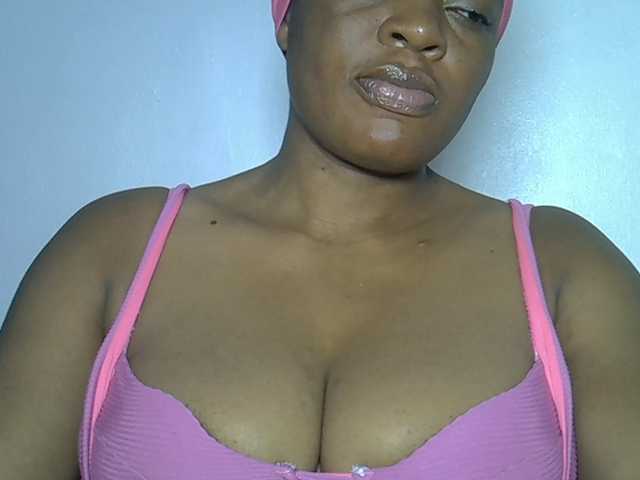 LuxeEmpress live cam on BongaCams