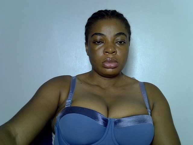 LuxeEmpress live cam on BongaCams