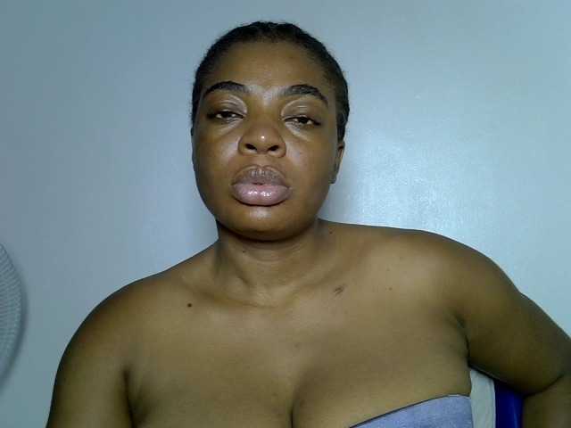 LuxeEmpress live cam on BongaCams