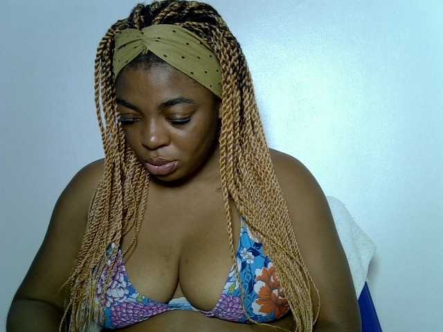 LuxeEmpress live cam on BongaCams