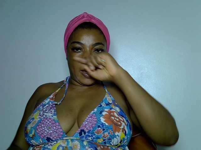LadyNoire webcam