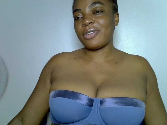 LuxeEmpress live cam on BongaCams