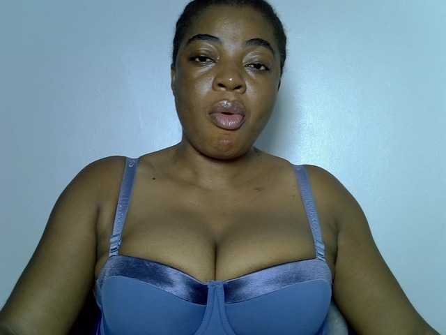 LuxeEmpress live cam on BongaCams