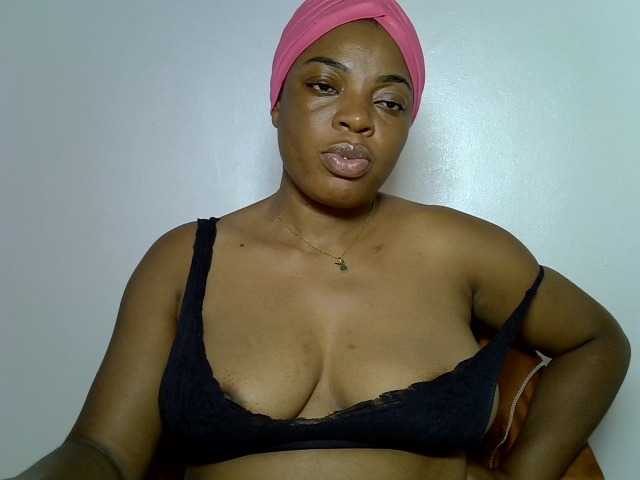 LuxeEmpress live cam on BongaCams