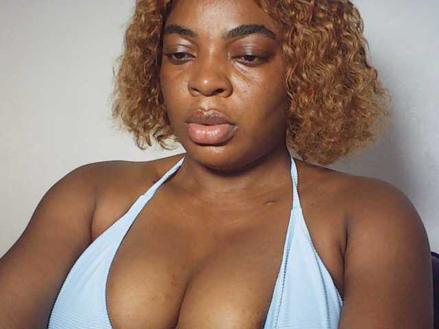 LuxeEmpress live cam on BongaCams