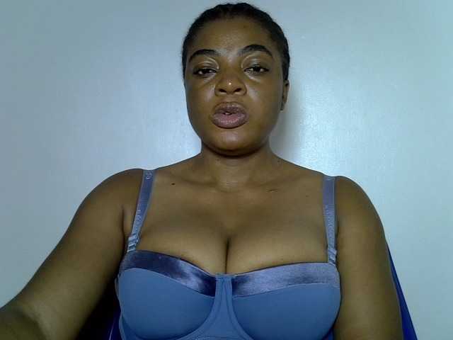 LuxeEmpress live cam on BongaCams