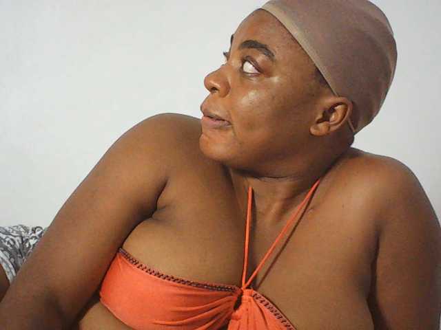 LuxeEmpress live cam on BongaCams