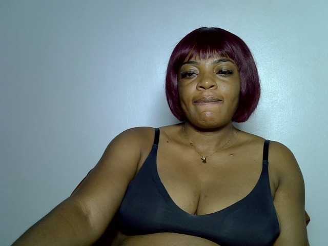 LuxeEmpress live cam on BongaCams