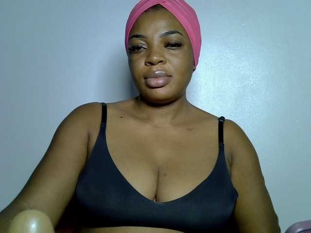 LuxeEmpress live cam on BongaCams