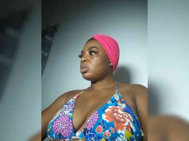 LadyNoire webcam