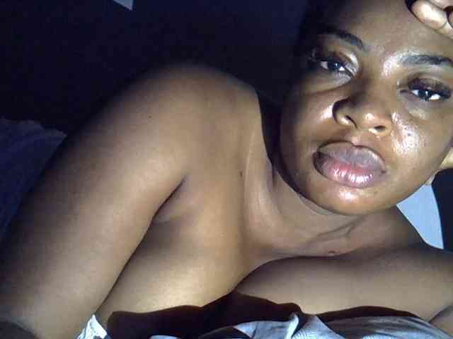 LadyNoire webcam