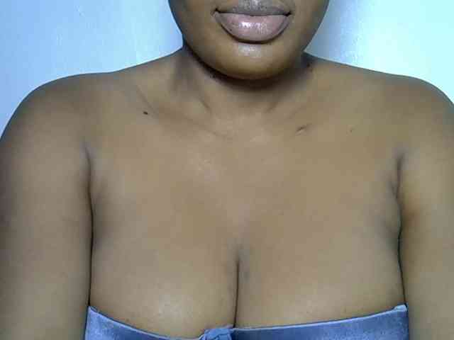 LadyNoire webcam