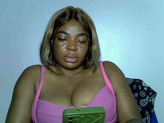 LadyNoire webcam