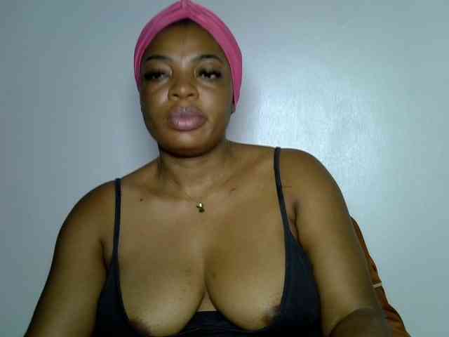 LadyNoire webcam