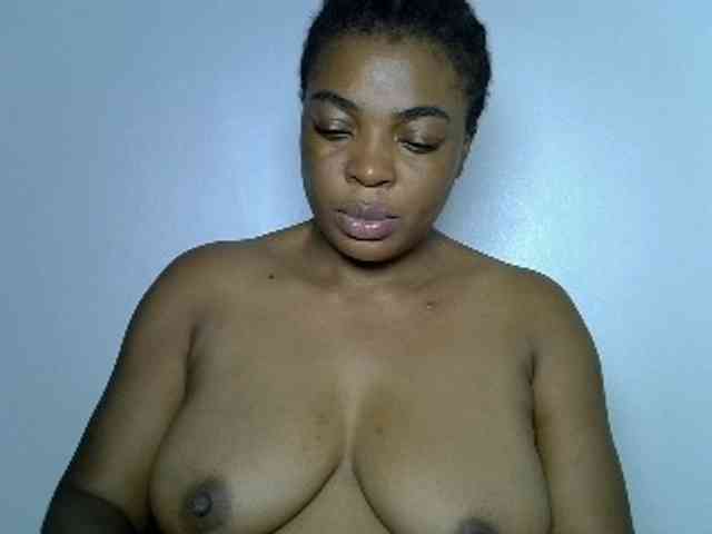 LadyNoire webcam