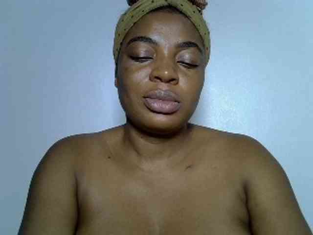 LadyNoire webcam