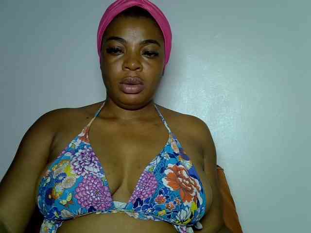 LadyNoire webcam