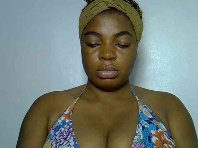 LadyNoire webcam