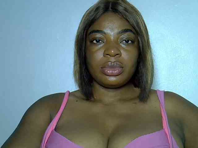 LadyNoire webcam