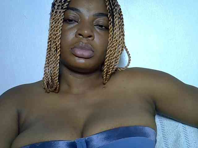 LadyNoire webcam