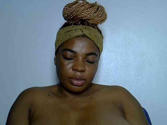 LadyNoire webcam