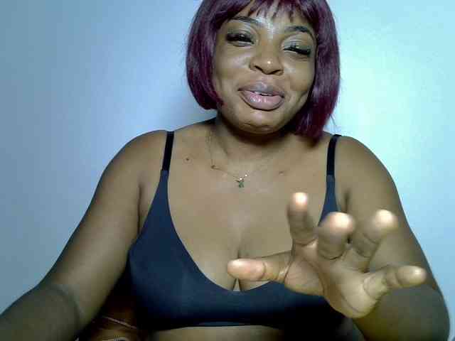 LadyNoire webcam