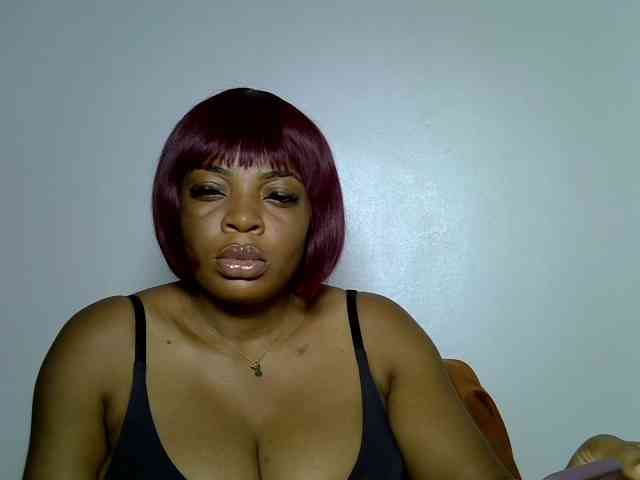 LadyNoire webcam