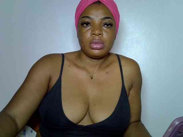 LadyNoire webcam