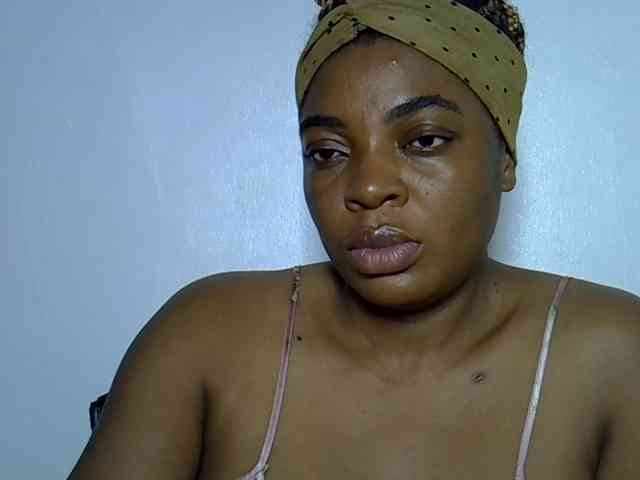 LadyNoire webcam