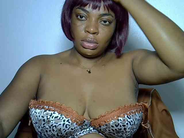 LadyNoire webcam