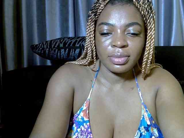 LadyNoire webcam