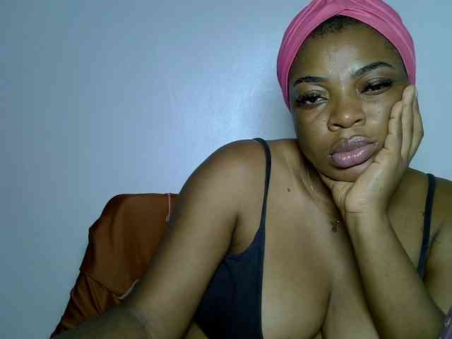 LadyNoire webcam