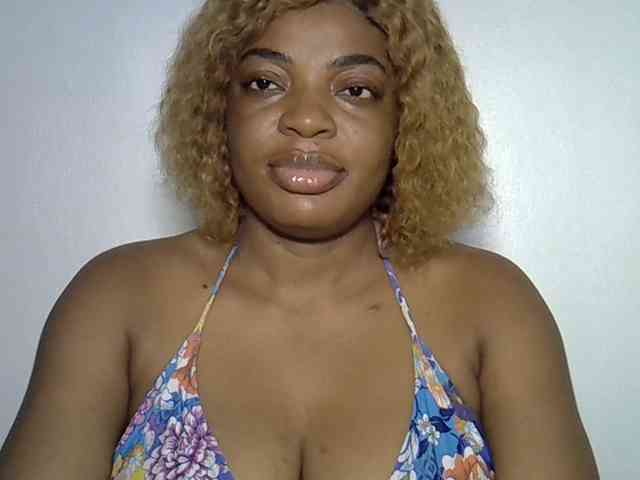 LadyNoire webcam
