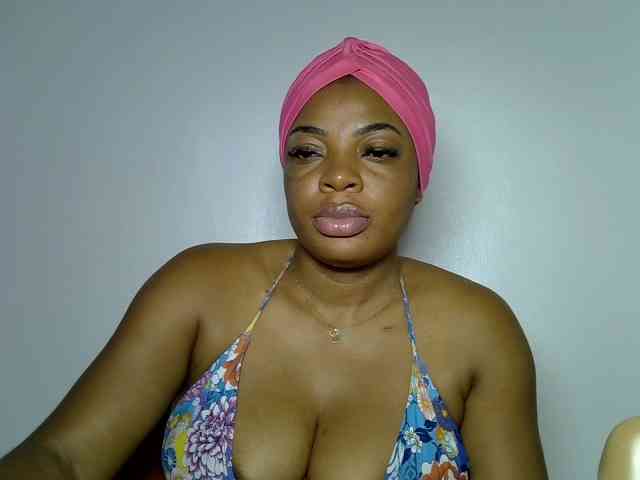 LadyNoire webcam